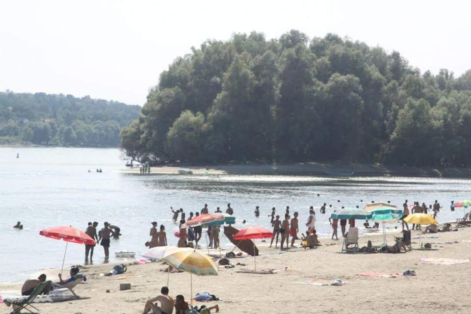 Danube Fairy Villa Futog Buitenkant foto