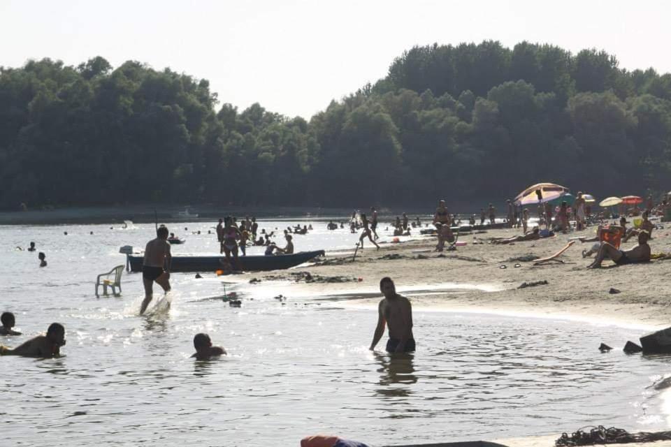 Danube Fairy Villa Futog Buitenkant foto