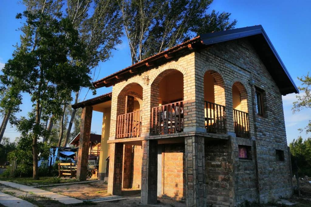Danube Fairy Villa Futog Buitenkant foto
