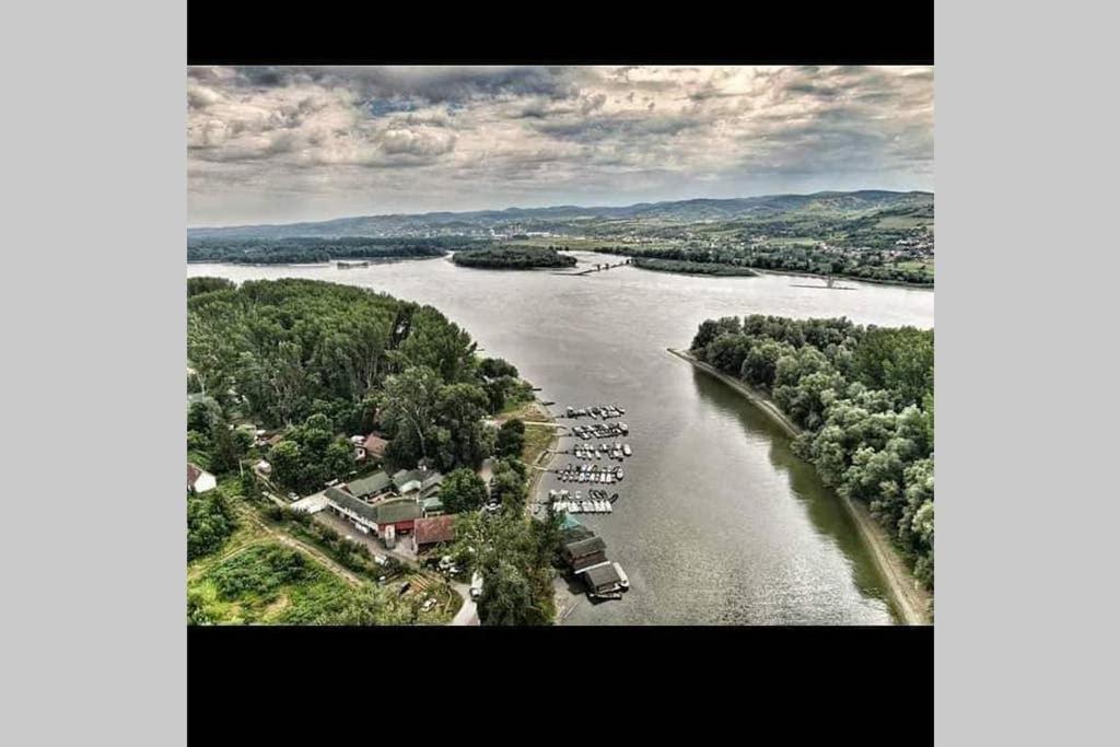 Danube Fairy Villa Futog Buitenkant foto